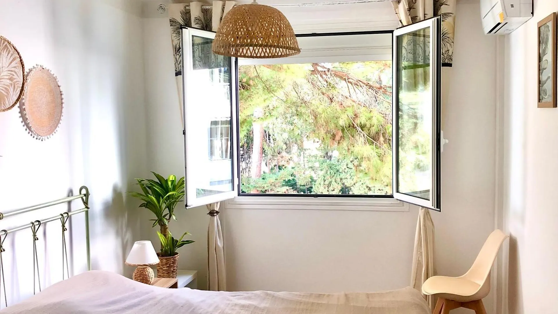 Appartement T3 Plage Et Festival Cannes 0*,  France
